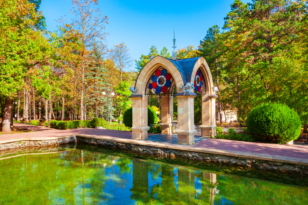 Чарующие места КМВ, национальная кавказская кухня и термальные источники