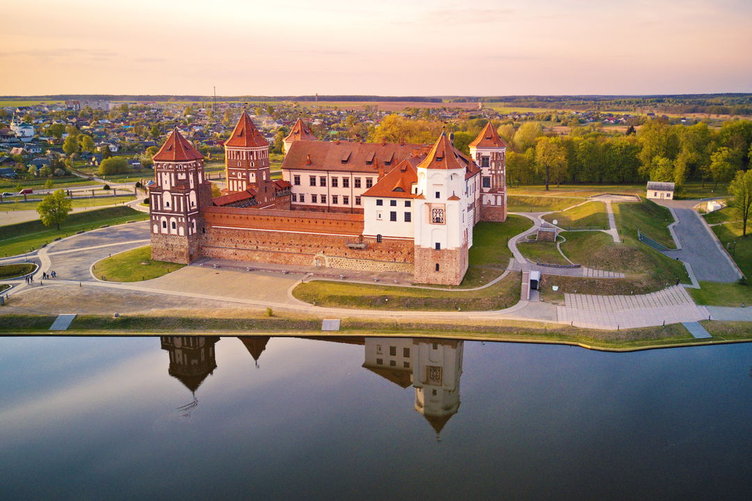 Экскурсия в Несвижский дворец и Мирский замок — фото 1