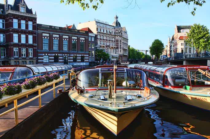 Amsterdam: Vespertine Cruise w/ Cheese and Wine
