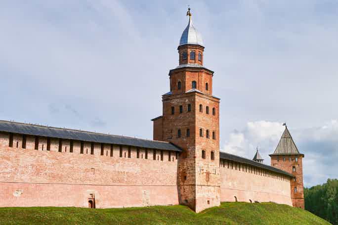 Самостоятельная экскурсия Новгородский Детинец: Кремль в Великом Новгороде