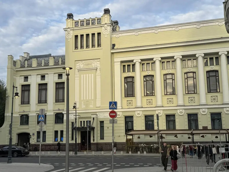 «Мостовая души»: с Маяковским по бульварам и переулкам — фото 6, Москва | Покатаем