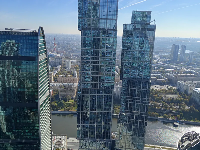 К небоскрёбам Москвы-Сити на речном трамвае и кофе на уровне облаков — фото 4, Москва | Покатаем