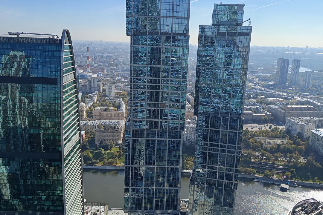 К небоскрёбам Москвы-Сити на речном трамвае и кофе на уровне облаков — фото 3