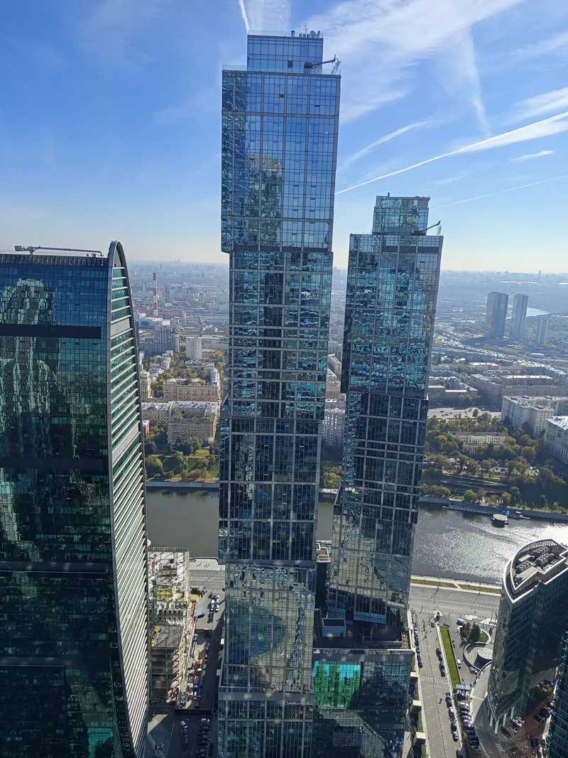 К небоскрёбам Москвы-Сити на речном трамвае и кофе на уровне облаков — фото 3