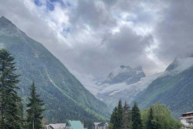 Виды Домбай — место силы: путешествие в мини-группе