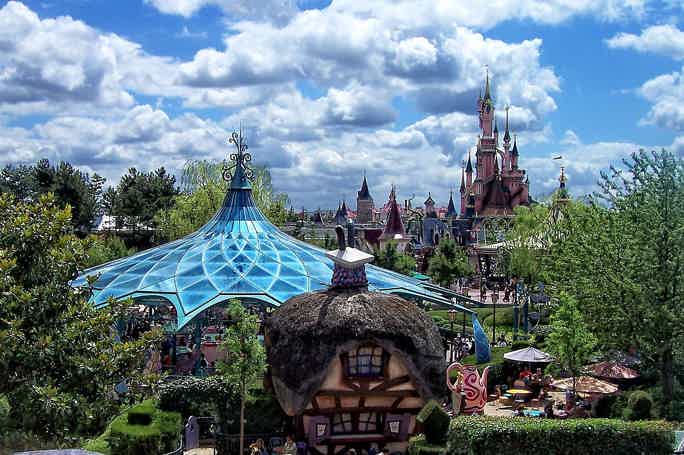 One-Day Dated Ticket to Both Parks: Disneyland® Paris 