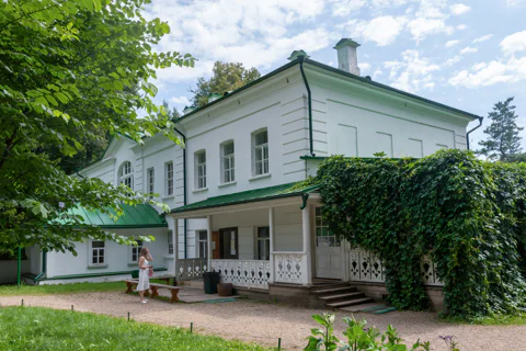 Ясная Поляна: экскурсия по усадьбе и дому Льва Толстого (без трансфера)