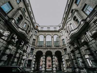 Лабиринты Петроградки: дворы-колодцы и доходные дома