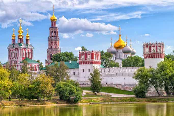 Новодевичий монастырь и кладбище: истории и тайны
