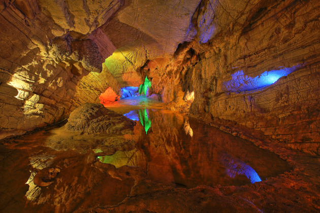 Воронцовские пещеры: вглубь скалистых гротов