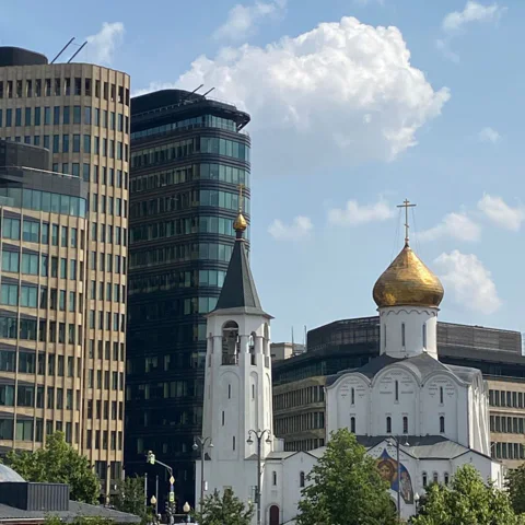Перекрёстки времён. Архитектура и судьбы Ленинградки