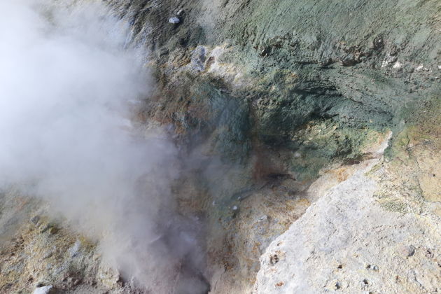 Виды Дачные горячие источники — «Земля Санникова»