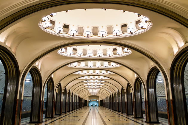 Фото к экскурсии Московское метро: «Наш паровоз вперёд летит, в коммуне остановка»
