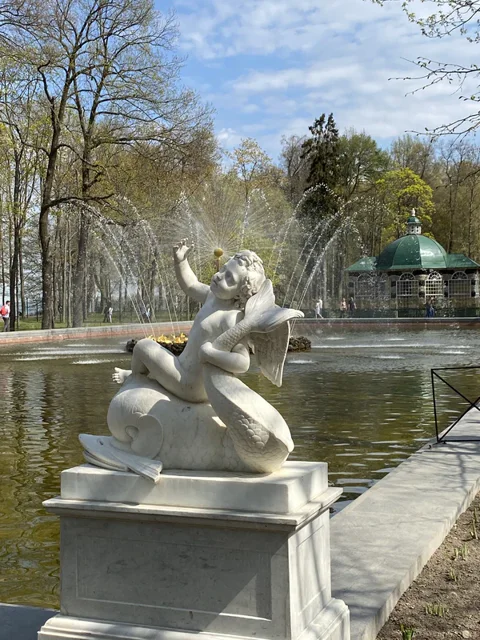 В Петергоф по воде: Нижний парк с фонтанами (включены билеты в парк)