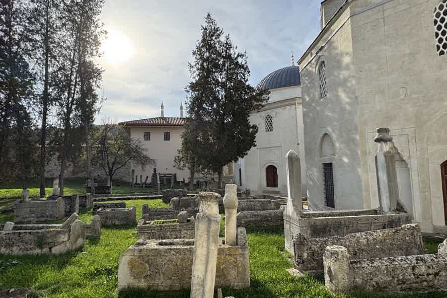 Бахчисарай: Ханский дворец, Пещерный город и монастырь - фото 4