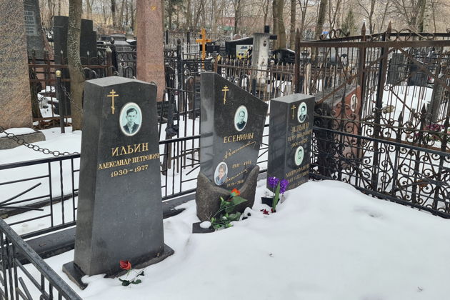 Фото к экскурсии О Есенине без Есенина — тематическая экскурсия по Ваганьковскому кладбищу