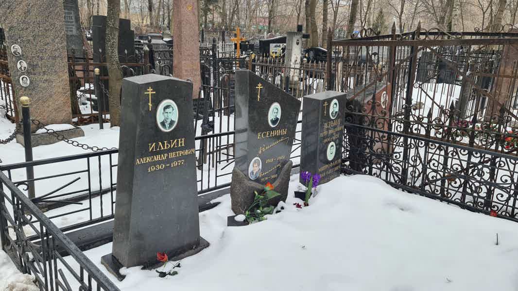 О Есенине без Есенина — тематическая экскурсия по Ваганьковскому кладбищу - фото 2