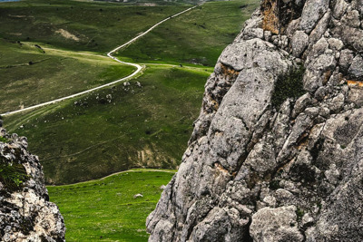 Авторская экскурсия: Гора Бешбармак, Розовое озеро, Агатовые горы. Пикник и дегустация икры — Баку