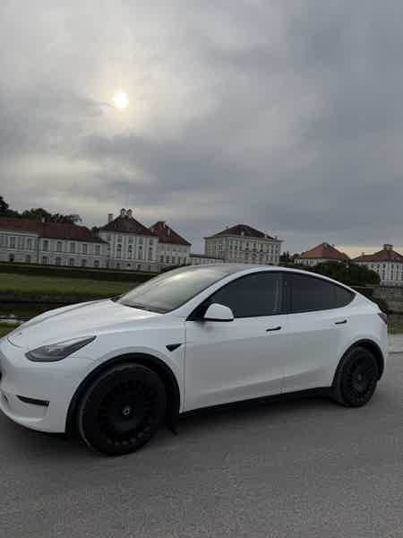Мюнхен на Tesla — от средневековых стен до завода BMW - фото 3