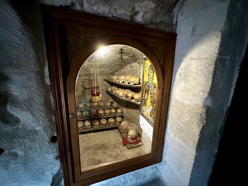 Путешествие в средневековый Крым: пещеры Инкермана, крепость и храмы - фото 5