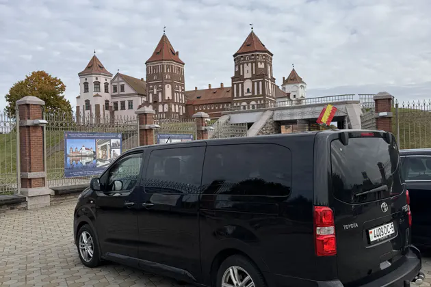 Трансфер в Несвижский и Мирский замки из Минска или аэропорта — фото 2