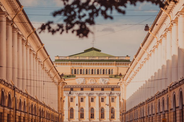 Культурная жизнь столицы империи: театры, концерты, маскарады