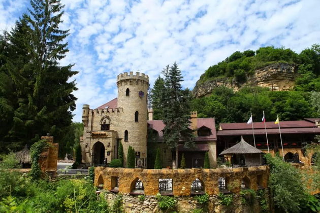 Фото к экскурсии Кисловодск: замки, храмы и лермонтовская дуэль