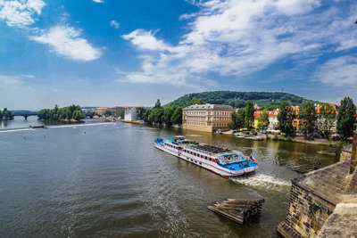 Часовой панорамный круиз по Влтаве — Прага