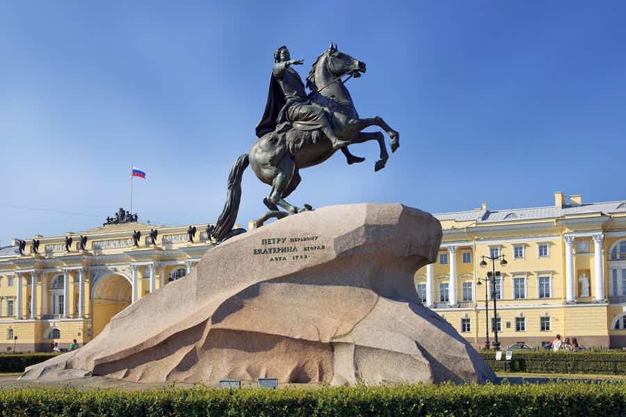 Трансфер из аэропорта с обзорной экскурсией по Петербургу - фото 1