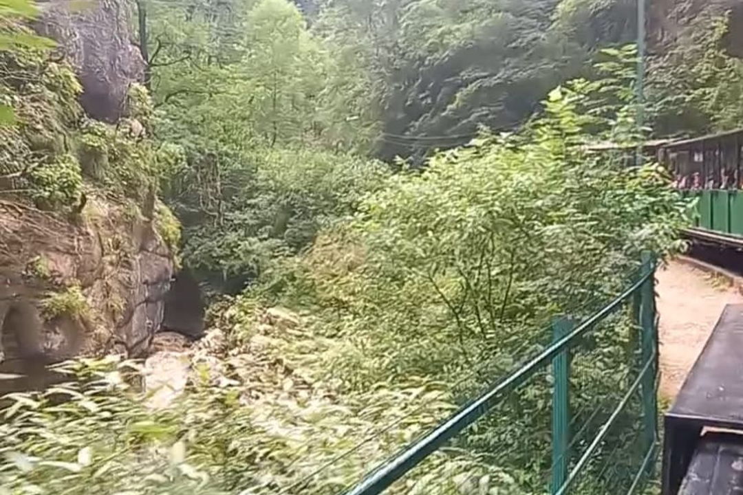 Легенды Гуамского ущелья и отдых на термальном источнике — фото 1