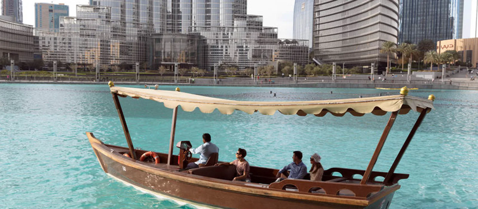 Dubai: Fountain Show and Burj Lake Ride by Traditional Boat — tour in Dubai, UAE | Pokataem