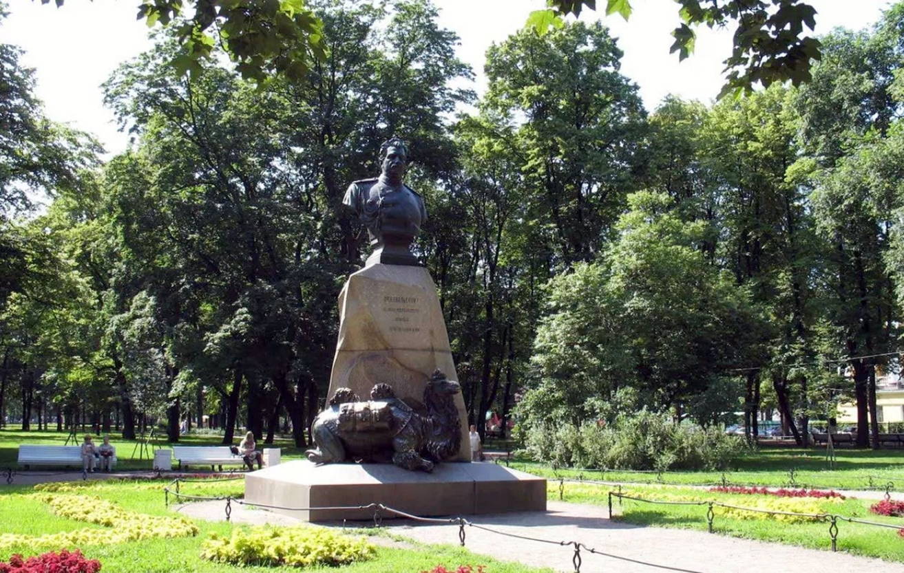 Адмиралтейский парк в Санкт-Петербурге