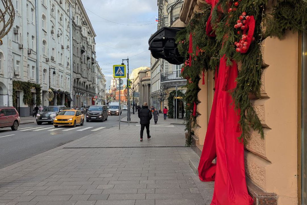 Часовая прогулка по Москве в мини-группе «В поисках новогоднего настроения» — фото 7