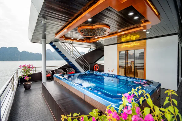 Однодневный тур по заливу Халонг на 5-звездочной яхте Harmony Cruise — фото 5, Ханой | Покатаем