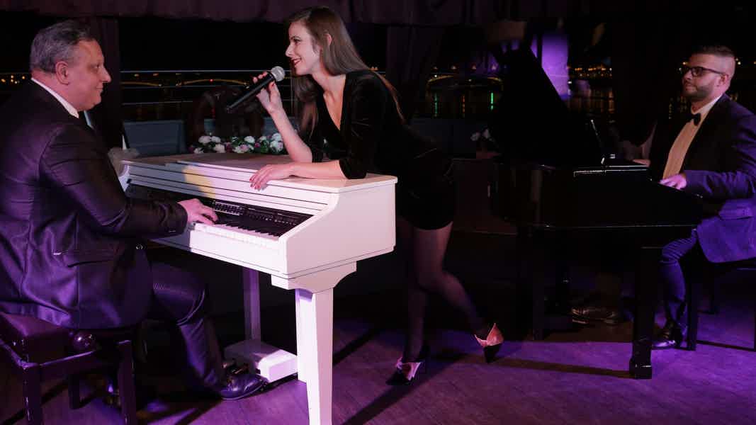 Danube's River Cruise with 3 or 6 Course Dinner & Piano Battle Show - photo 2