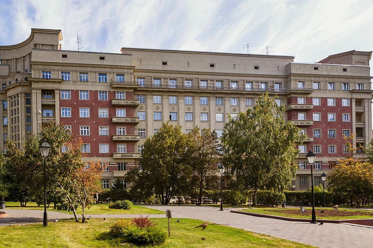 Стоквартирный дом