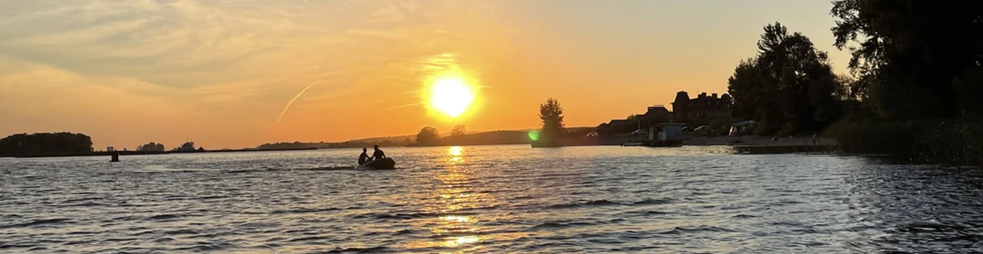 Экспресс-прогулка на катере: панорамы Казанки за полчаса