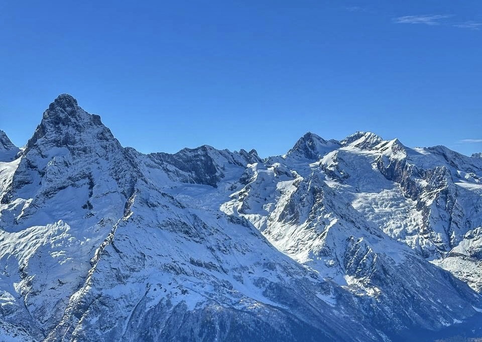 Прекрасный Домбай — джип-тур к Сырным пещерам, Гумбаши, озеру Кара-Кёль
