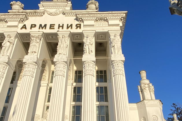 «Кто куда, а мы — на ВДНХ!»: экскурсия-игра для детей и взрослых