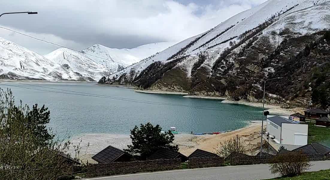 Высокогорное озеро Кезеной-Ам, две Мечети, Родник и город Хой - фото 1