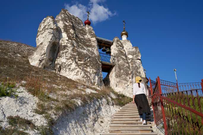 Экскурсия в Костомаровский и Дивногорский пещерные монастыри