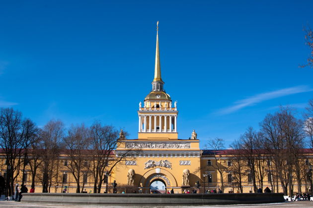 Фото к экскурсии Обзорная экскурсия по Санкт-Петербургу на автомобиле