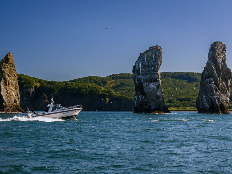 Морская прогулка к острову Старичков: морская рыбалка и крабовое сафари