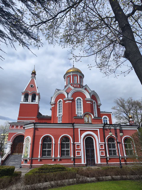 Прогулка по Петровскому парку: через тернии к звездам
