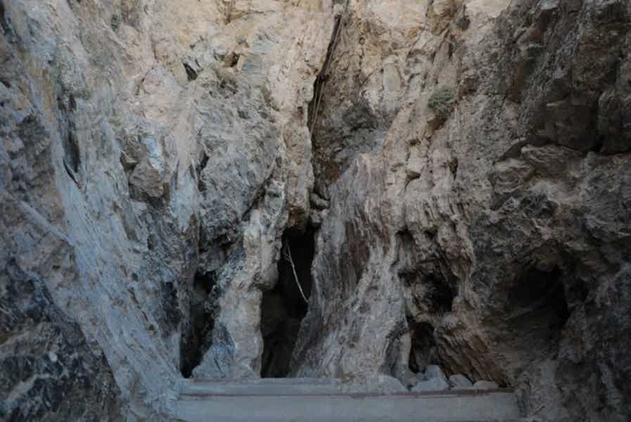 2000 ступеней в пещеру к Святому Давиду-Хазрати Довуд - фото 3