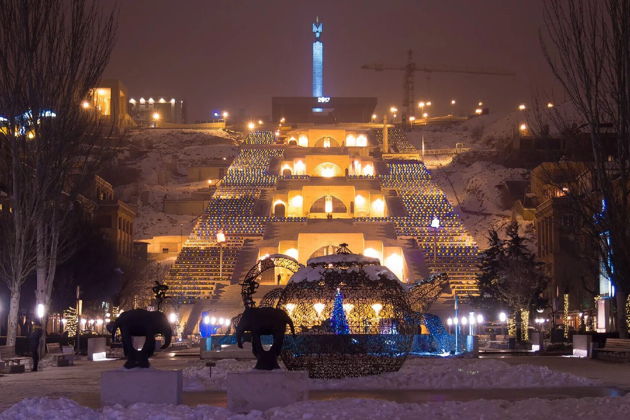 Ереван под мерцание огней: Новогодняя пешая экскурсия