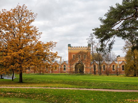 Императорские конюшни в Петергофе