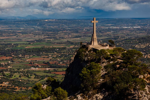 В Логово Дракона: Пещеры, Секреты Сан-Сальвадор и Корни Майорки