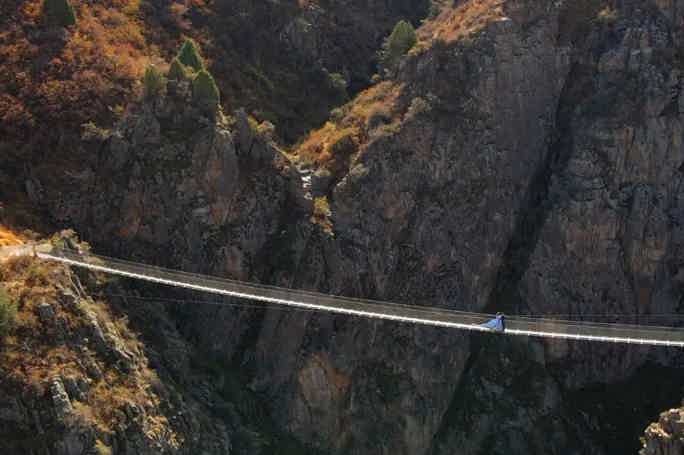 Небесный мост  в ущелье Чункурчак