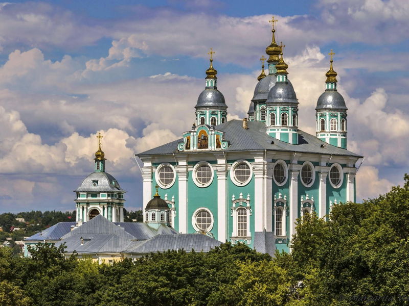 Смоленск: древние храмы, крепость и история города-щита